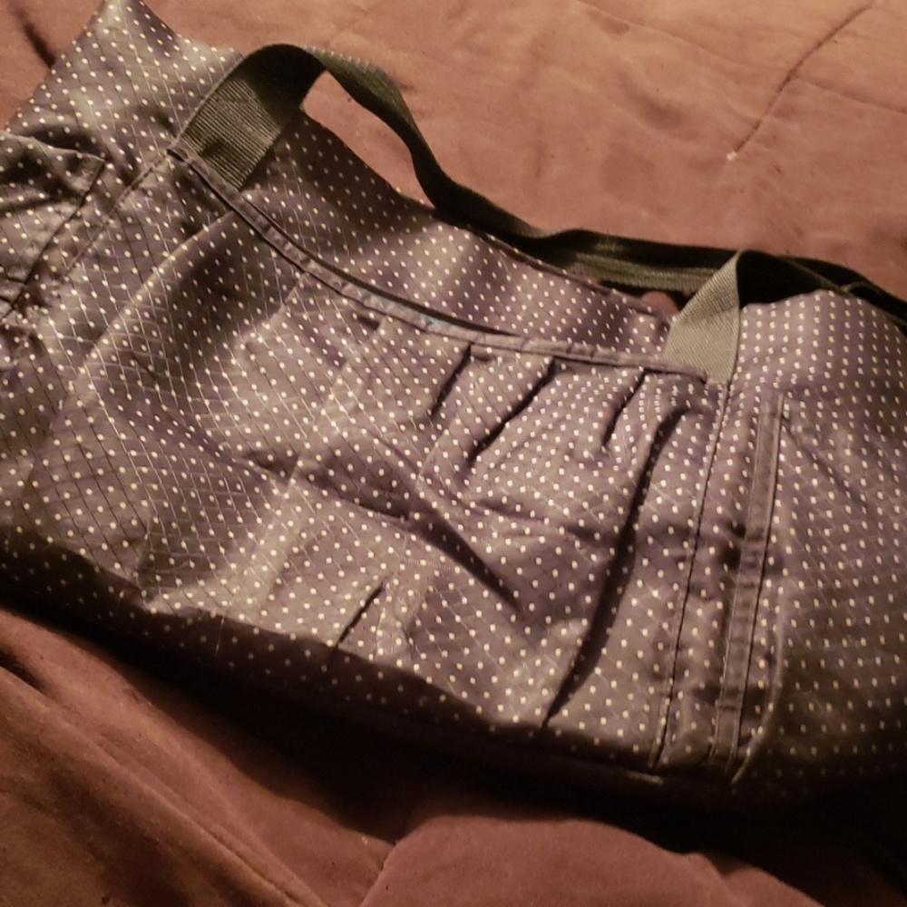 I AM MOVING, MAKE AN OFFER Thirty one new day tote